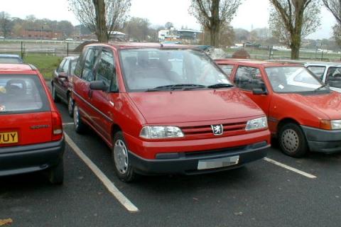 Peugeot 806